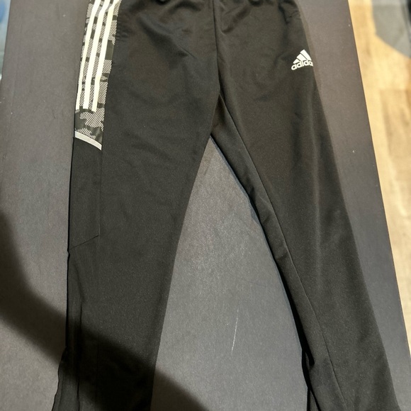 Adidas Performance Pants - Style and Comfort for Every Activity - Picture 4 of 4